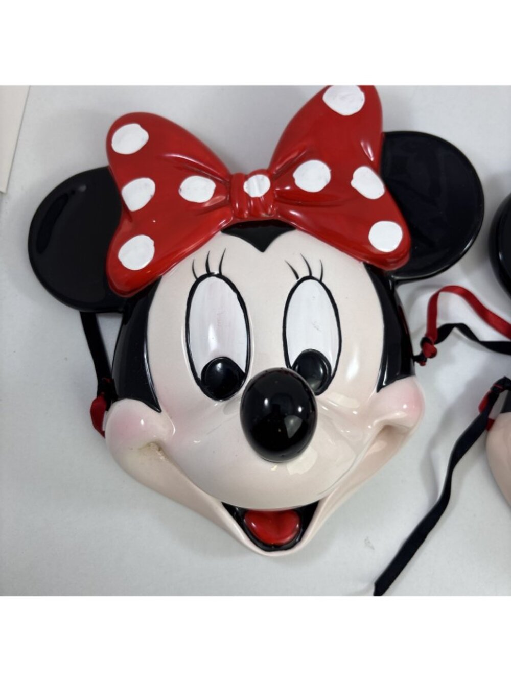 DISNEY MICKEY MOUSE AND MINNIE MOUSE 3D CERAMIC WALL DECOR - Picture 5 of 11